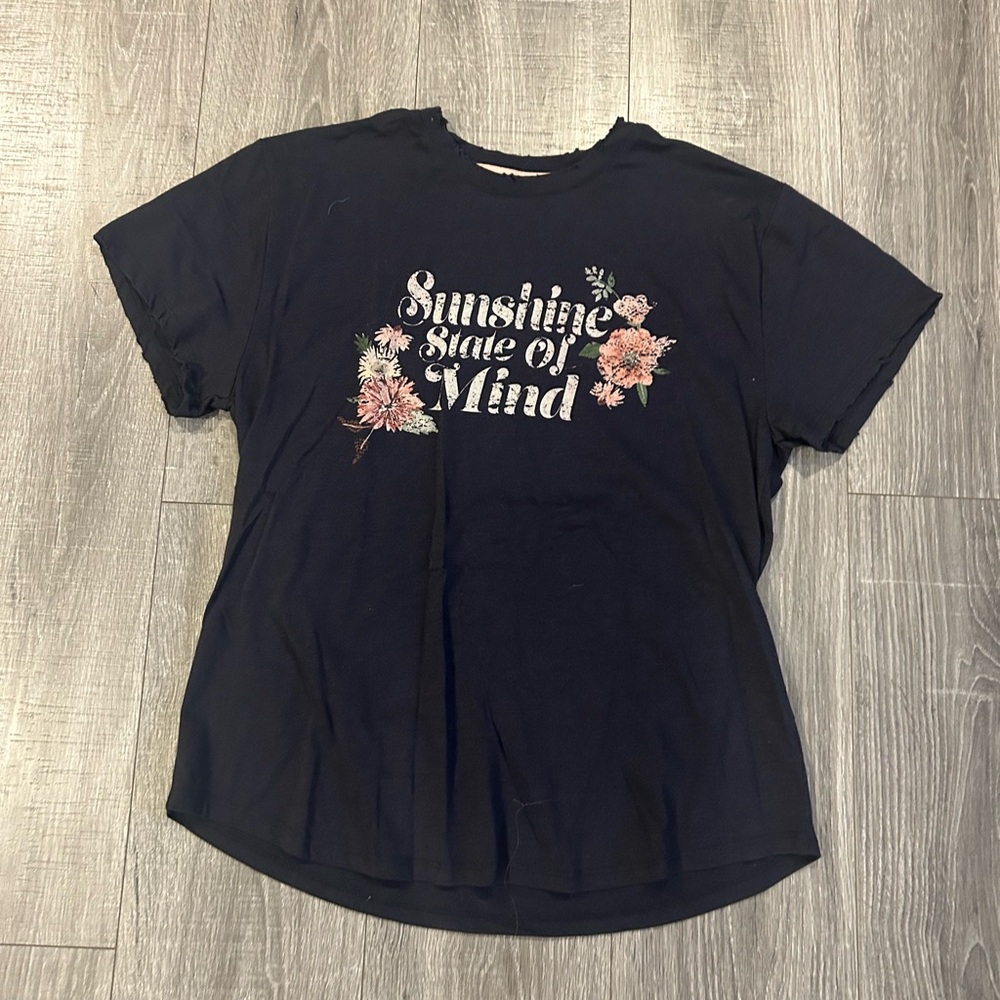 Good Hart Sunshine state of mind tee. NWOT size medium